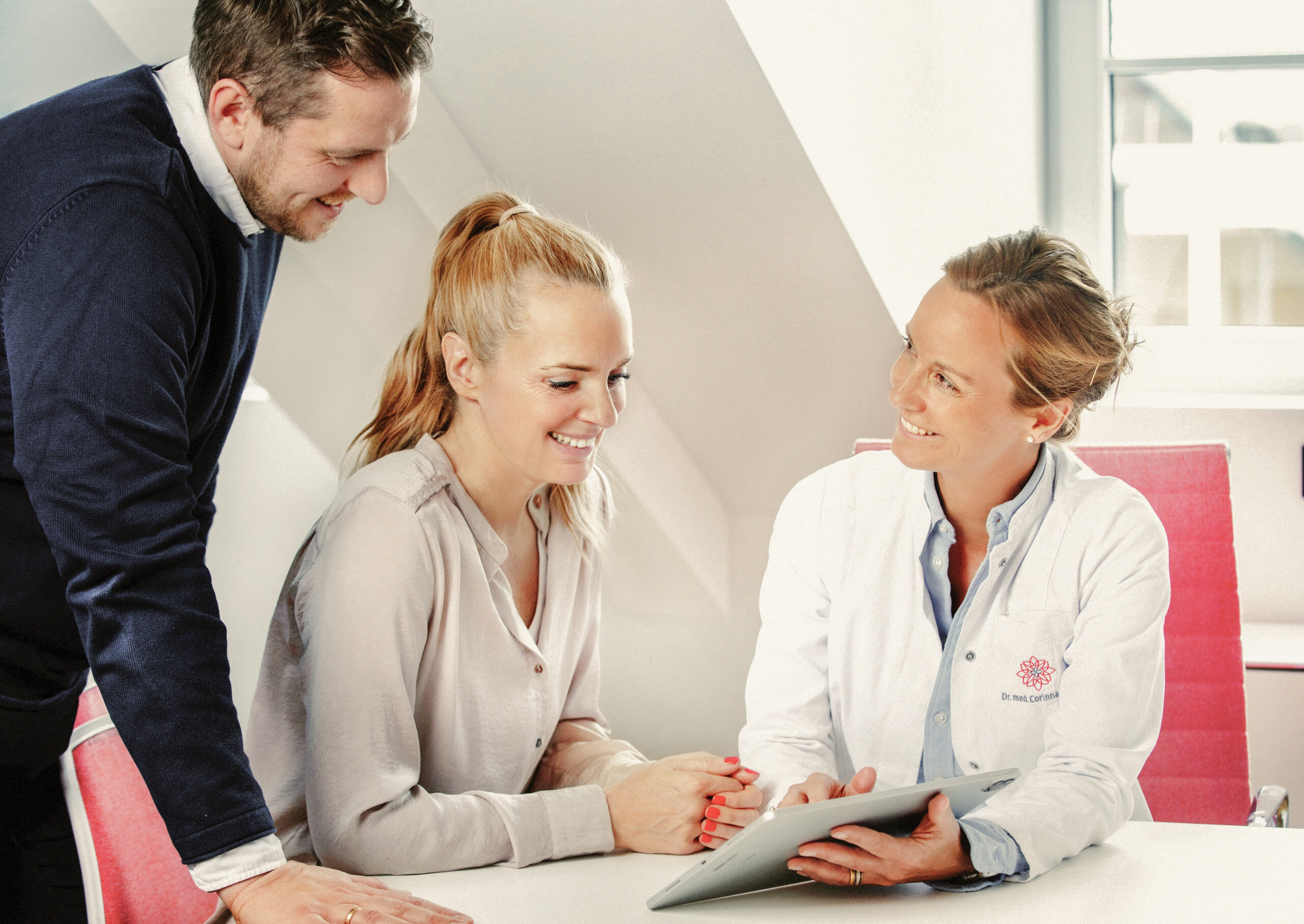 Consultation with Dr. med. Corinna Mann at the fertility center in Munich regarding fertility treatment.