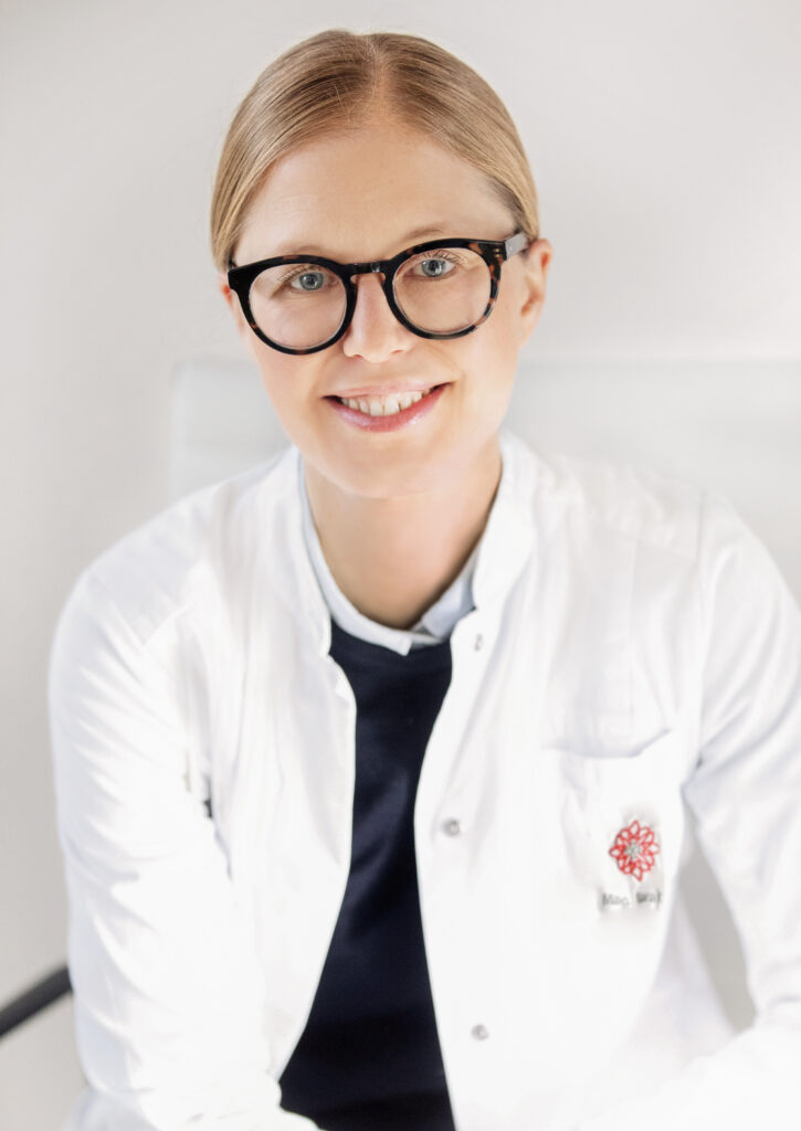 Portrait of Dr. Sara Comploj